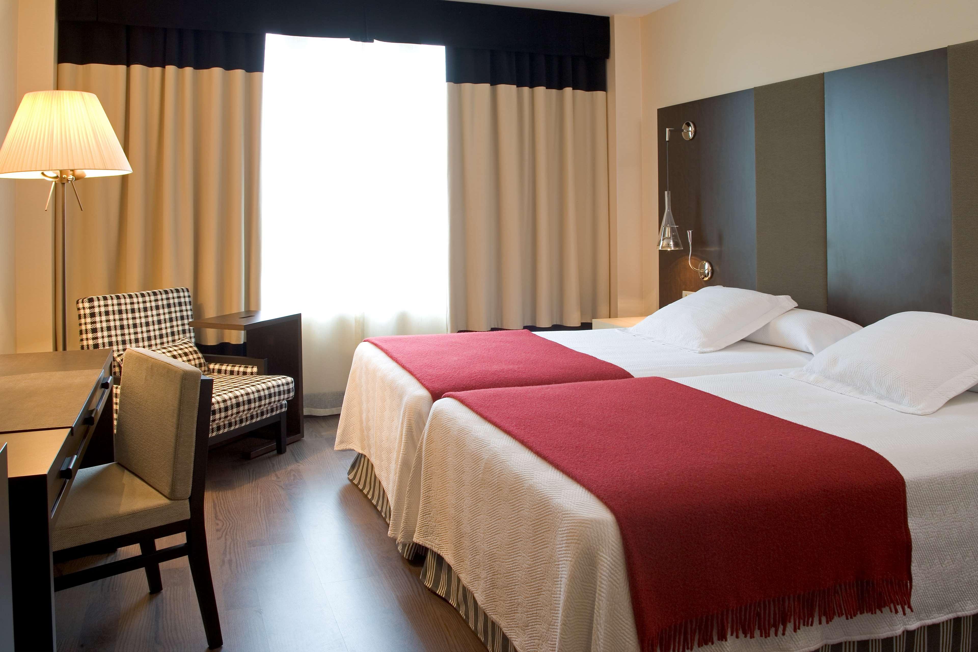 Nh Valladolid Balago Extérieur photo