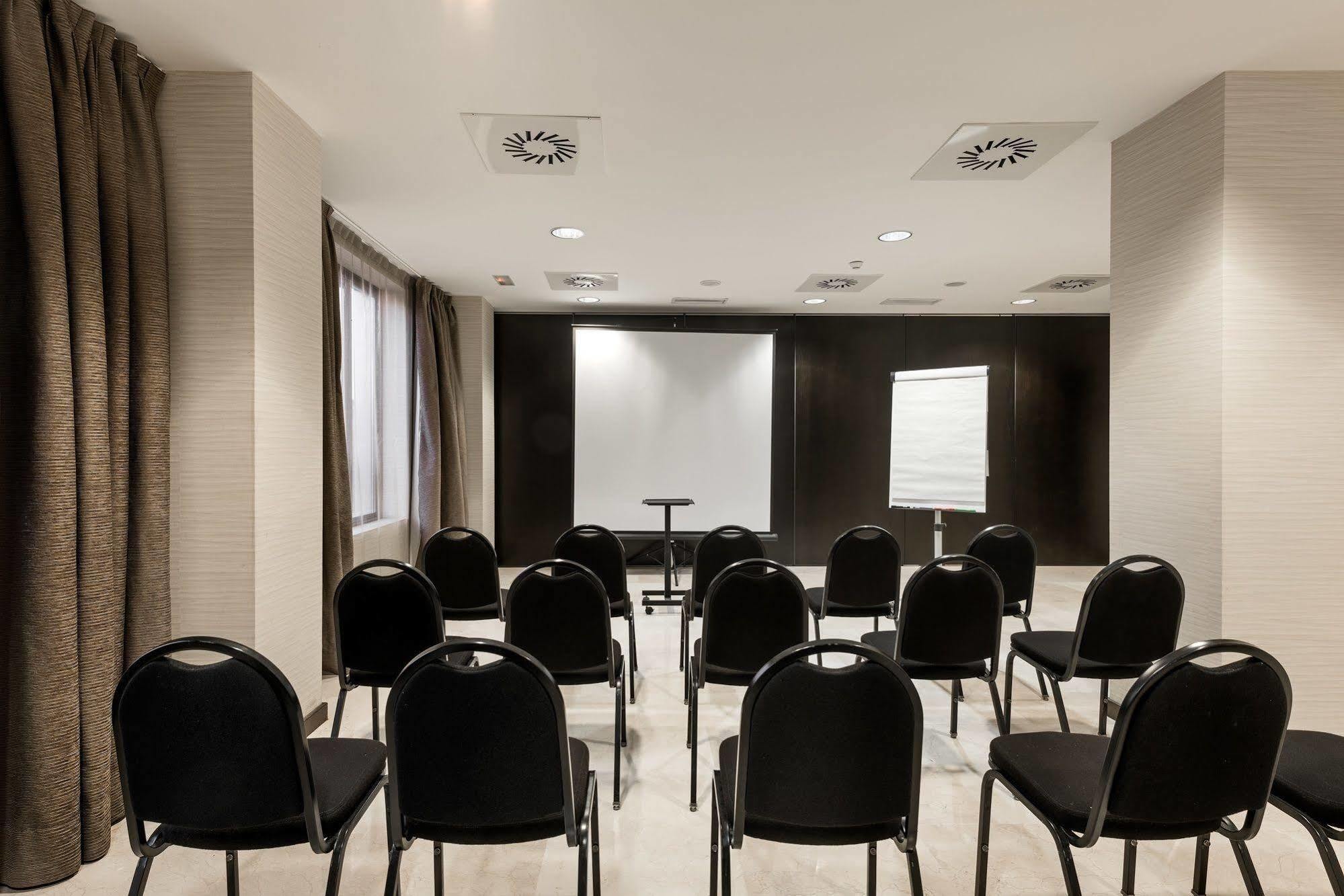 Nh Valladolid Balago Extérieur photo