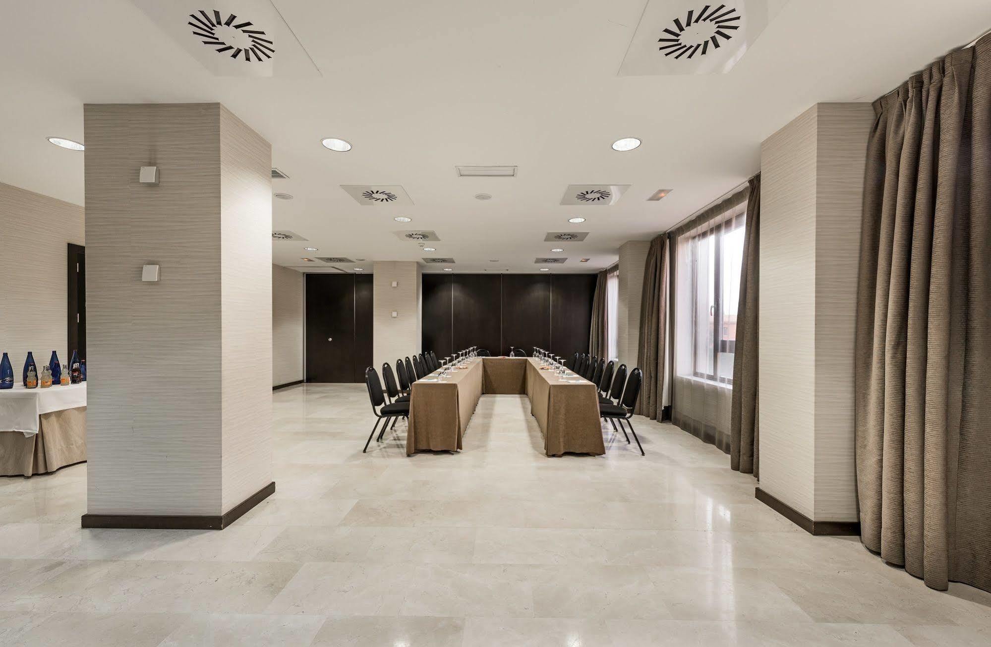 Nh Valladolid Balago Extérieur photo