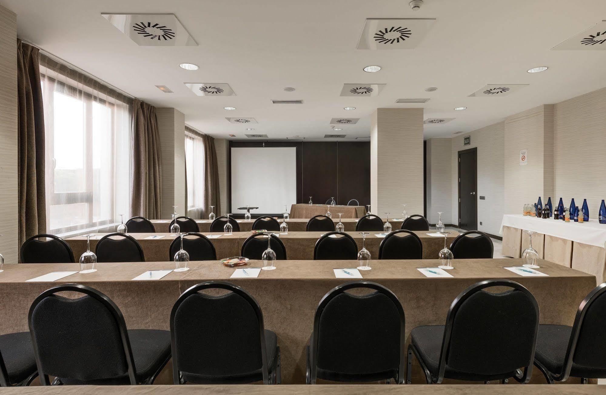 Nh Valladolid Balago Extérieur photo