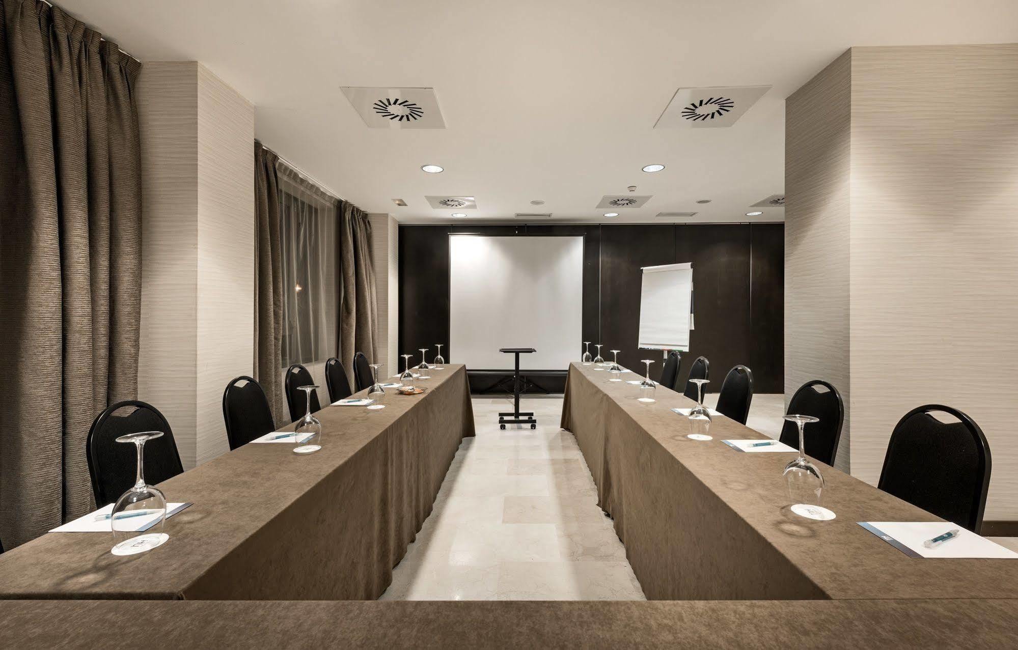 Nh Valladolid Balago Extérieur photo